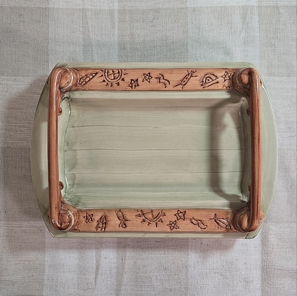 Midwest Of Cannon Falls Chartreuse Green & Tan Ceramic Tray Primitive Motif